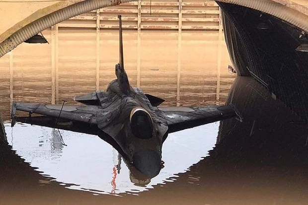 8 Pesawat Tempur F-16 Milik Israel Rusak Terendam Banjir