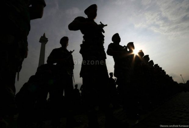 Tim Gabungan TNI-Polri Kawal Demo Buruh di DPR