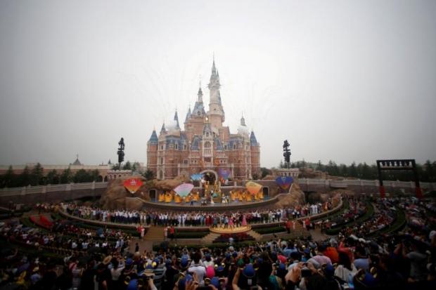 Cegah Wabah Virus Wuhan, Shanghai Disney Ditutup Tanpa Batas Waktu