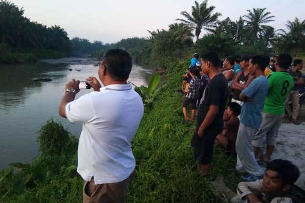 Siswi SD Terjatuh dan Tenggelam di Sungai Tanjung Berarus Deras