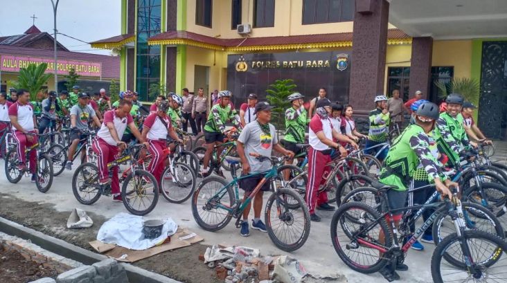 TNI - Polri di Kabupaten Batu Bara Gowes Sepeda dan Bakti Sosial Bersama