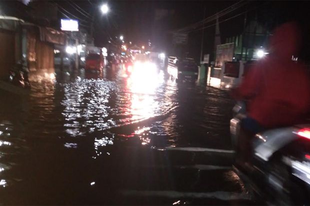 Diguyur Hujan, Jalan Protokol di Ibukota Tapanuli Utara Langganan Banjir