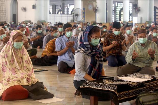 Pandemik Corona, Tak Surutkan Niat Berikrar Mualaf di Masjid Al Akbar