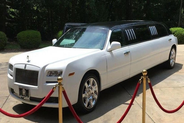 Kloningan Rolls-Royce Ghost yang Digunakan di Film Hollywood Dijual Murah
