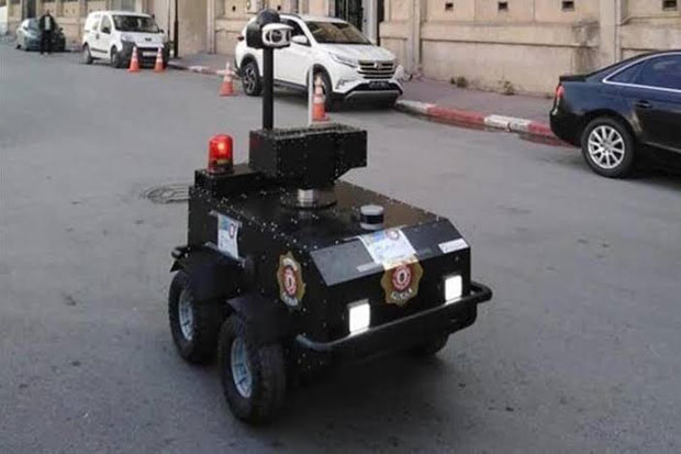 Robot Bantu Awasi Warga Tunisia yang Membandel Saat Lockdown