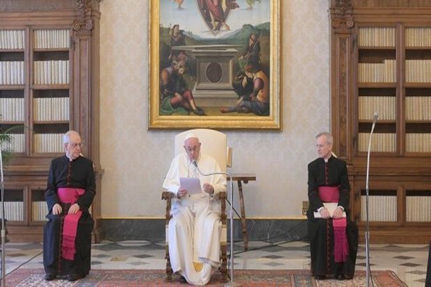 Paus Fransiskus Kecam Para Pencari Untung Cepat Manfaatkan Wabah Corona