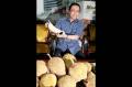 Cintai Buah Lokal Marzuki Ajak Wartawan Makan Durian