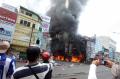 Kebakaran toko elektronik di Palembang, jadi pusat perhatian warga