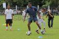 Timnas Belanda ajari anak-anak Indonesia bermain bola