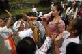 Kontestan Miss World 2013 kunjungi Pura Besakih dan Ubud