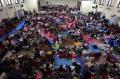 Pengungsi korban banjir di Gelanggang Olahraga Otista