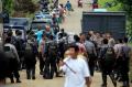 Polisi halau warga yang berebut lahan kosong di Bunaken