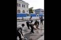 Rayakan HUT Kota Solo, TNI dan Polri bersihkan abu vulkanik di jalanan