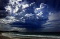 Awan badai lintasi Pantai Manly Australia