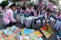 Peringati Hari Buku Nasional, ratusan siswa membaca buku secara massal