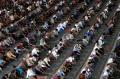 Ribuan Umat Islam Padati Masjid Nasional Al Akbar Surabaya