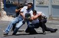 Polisi Israel Tangkap Warga Palestina