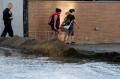 Kebocoran Pipa Bawah Tanah, Kampus UCLA Kebanjiran