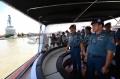 Laksamana TNI Marsetio dan Laksamana Madya TNI Ade Supandi Lakukan Admiral Inspection