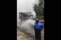 Truk Pengangkut Elpiji 12 Kg Terbakar di Pasuruan