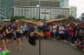 Aksi Memukau Penari Pole Dance Cantik di Bundaran HI