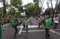 Protes Penghentian Kompetisi, Bonek Main Bola di Jalan Raya