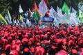 Ribuan Buruh Geruduk Istana Negara