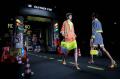 Kontruksi Jalanan Moschino di Milan Fashion Week