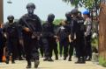 Densus 88 Geledah Rumah Terduga Teroris di Bandung