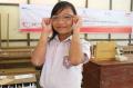 Astra Bagikan 1.500 Kacamata Untuk Anak-anak di Entikong
