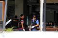 Polisi Olah TKP di Starbucks Sarinah