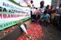 Aliansi Indonesia Damai Tabur Bunga di Lokasi Ledakan Bom Sarinah