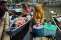 Jajanan Pasar Terapung Meriahkan Festival Bingen di Palembang