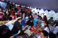 Warga Serbu Bazar Murah Kartini Perindo