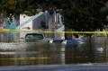 Puluhan Mobil Terendam Banjir di California