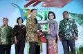 WOM Finance Raih Penghargaan CSR Awards 2017