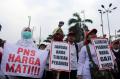 Minta Diangkat Jadi PNS, Ratusan Perawat Demo di DPR