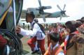 Ribuan Warga Palembang Antusias Sambut Kedatangan Jupiter Aerobatic Team