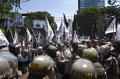 Massa Hizbut Tahrir Indonesia Nyaris Bentrok dengan Ormas Islam di Makassar