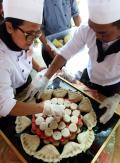 Lomba Tumpeng Pempek Meriahkan Festival Kuliner Keraton Kuto Besak