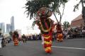Ribuan Warga Tumpah Ruah Saksikan Parade Bunga dan Budaya di Surabaya