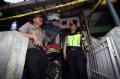 Polisi Geledah Kediaman Terduga Teroris Kampung Melayu