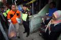 Polisi Geledah Kediaman Terduga Teroris Kampung Melayu