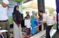 WOM Finance Perbaiki Gedung Sekolah di Bekasi