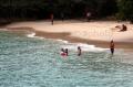 Pantai Tiga Warna, Surga Tersembunyi di Malang Selatan