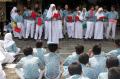 Ratusan Siswa SMPN 21 Semarang Membuat 1.000 Parikan