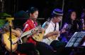 Penyanyi Keroncong Amerika Meriahkan Pasar Keroncong Kotagede Yogyakarta