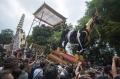 Ribuan Warga dan Wisatawan Ikuti Ngaben Akbar di Ubud