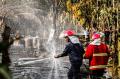 Petugas Berhasil Padamkan Api Sumur Minyak Ilegal Aceh Timur