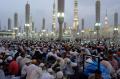 Suasana Berbuka Puasa di Masjid Nabawi